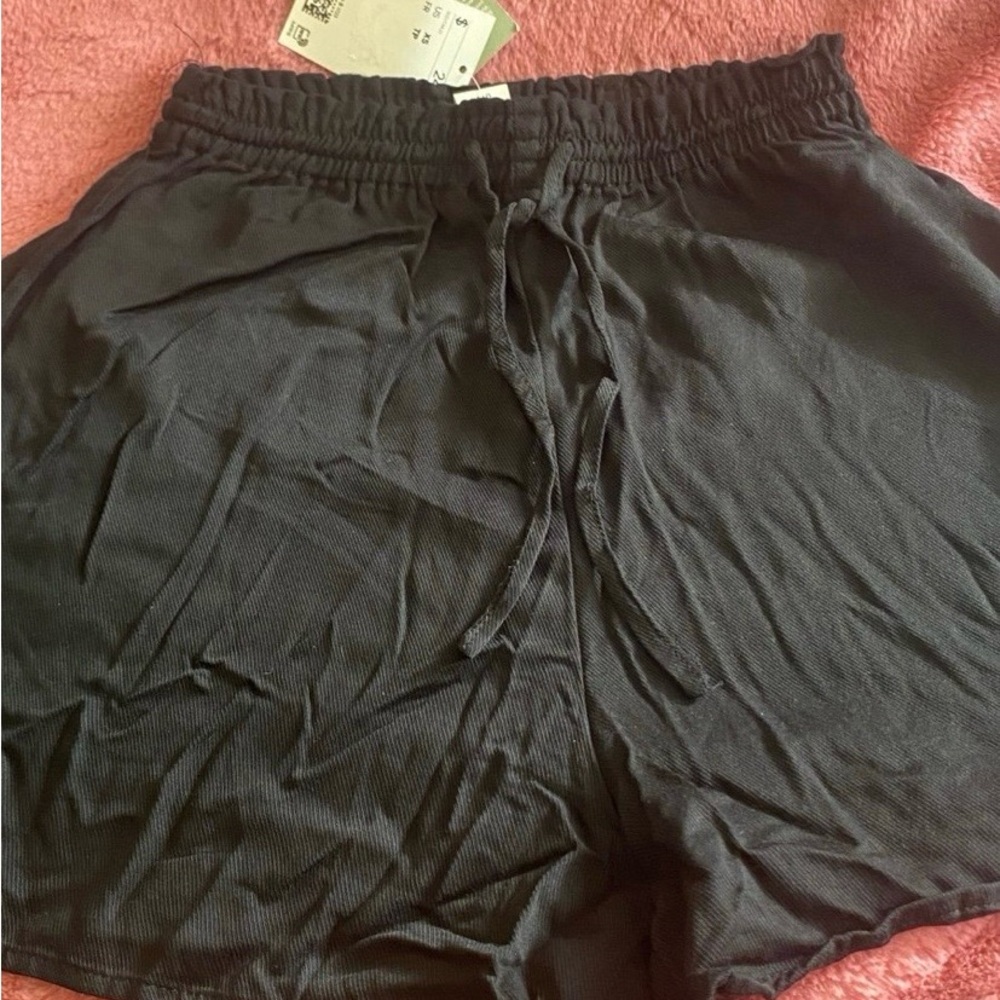 H&M Black High-Waist Drawstring Lounge Shorts